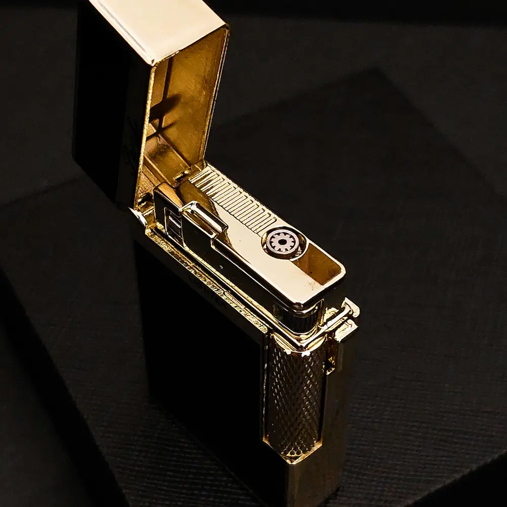 Dual-flame-luxury-lighter-golden-3